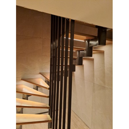 Межэтажная модульная лестница с поворотом 